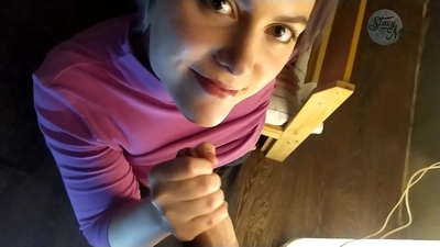 Tipična ruska kućna pornografija sa zapletom kurca i dobrim dubokim gutljajem