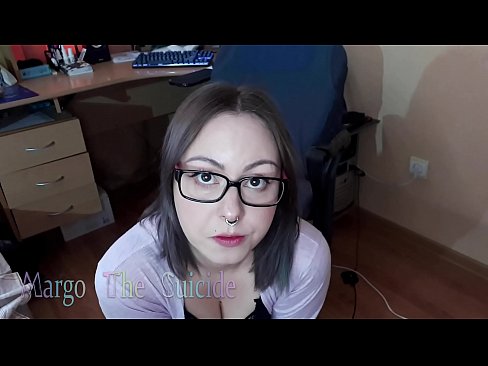 ❤️ Seksi djevojka s naočalama duboko siše dildo na kameri ❤️ Samo porno kod nas ❌