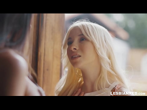 ❤️ Djevojka dolazi kući nekoliko mjeseci kasnije i na kraju jede mačkinu macu ❤️ Samo porno kod nas ❌